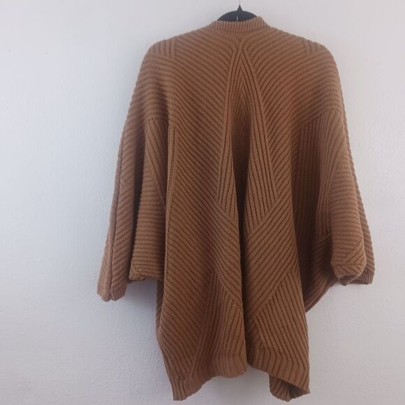 Torrid Textured Knit Dolman camel Wrap size 1/2X - Picture 6 of 7